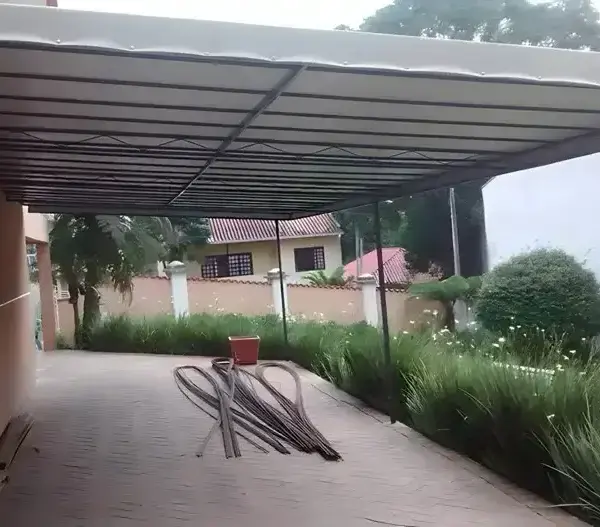 Sistema de drenagem para coberturas de policarbonato - Toldos e Coberturas