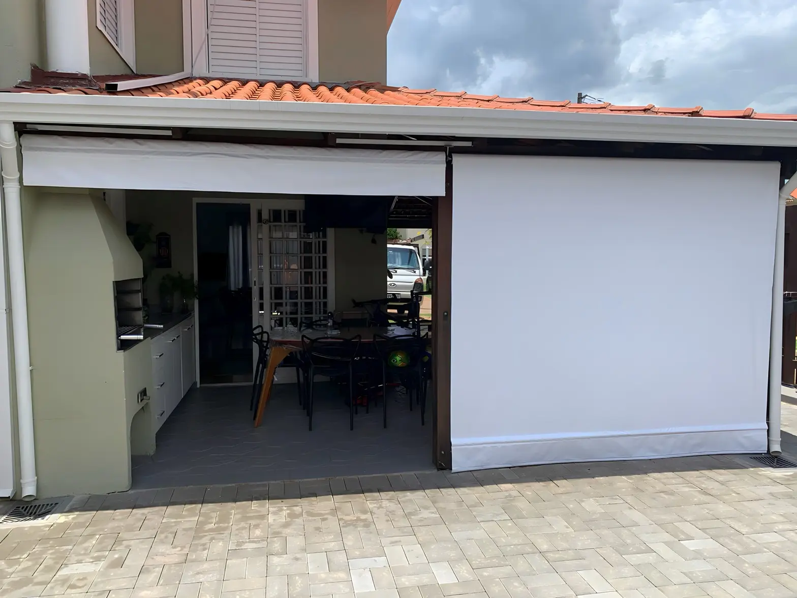 Toldo retrátil: Toldo Cortina de Lona Sem Visor para sua área externa com mais proteção e estilo